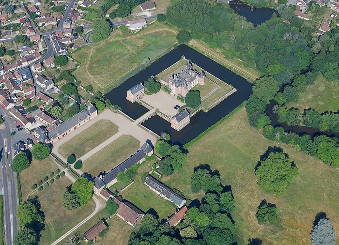 Photo de loin château imbault