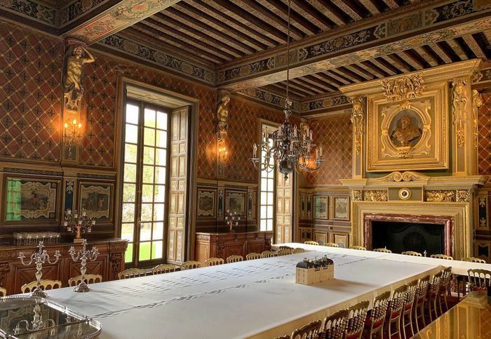 chateau-cheverny-salle-manger-1024x707