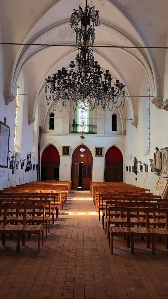 photo intérieur de l'église de la ferté imbault